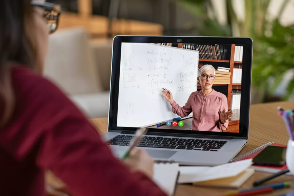 How Do Online Music Classes Work