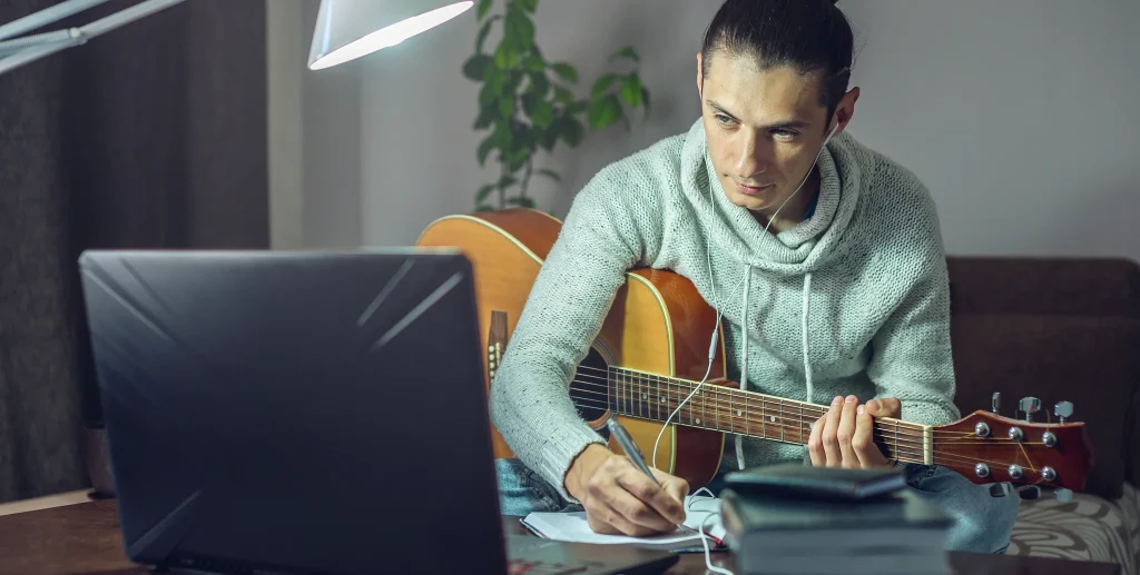 Why Are Adults Choosing Online Guitar Classes