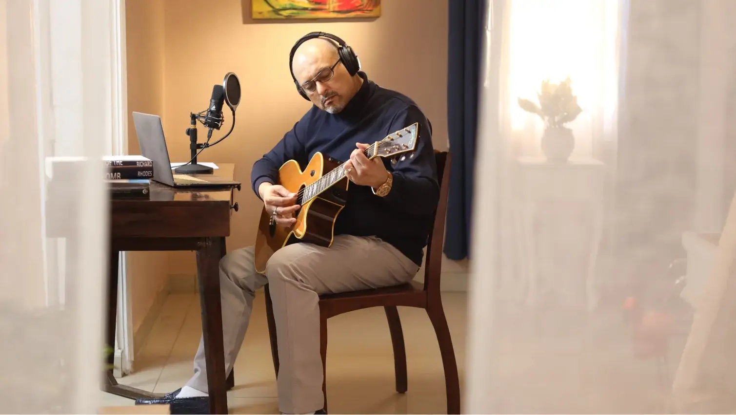 Tailored Mentorship under Expert Guidance